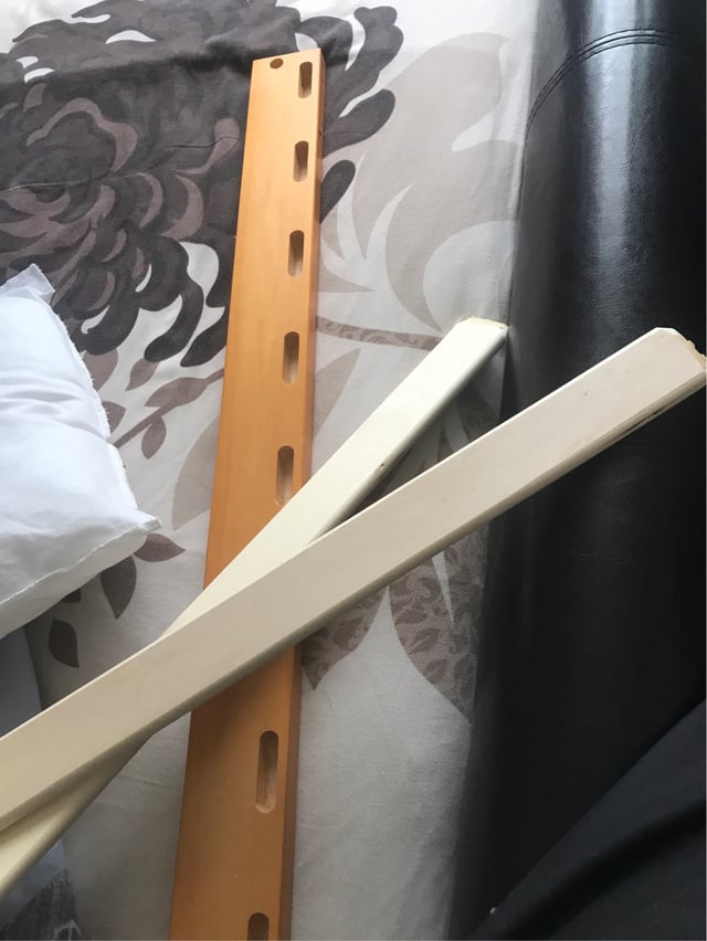 Wood How to prevent the slats coming off the side beams of a baby’s