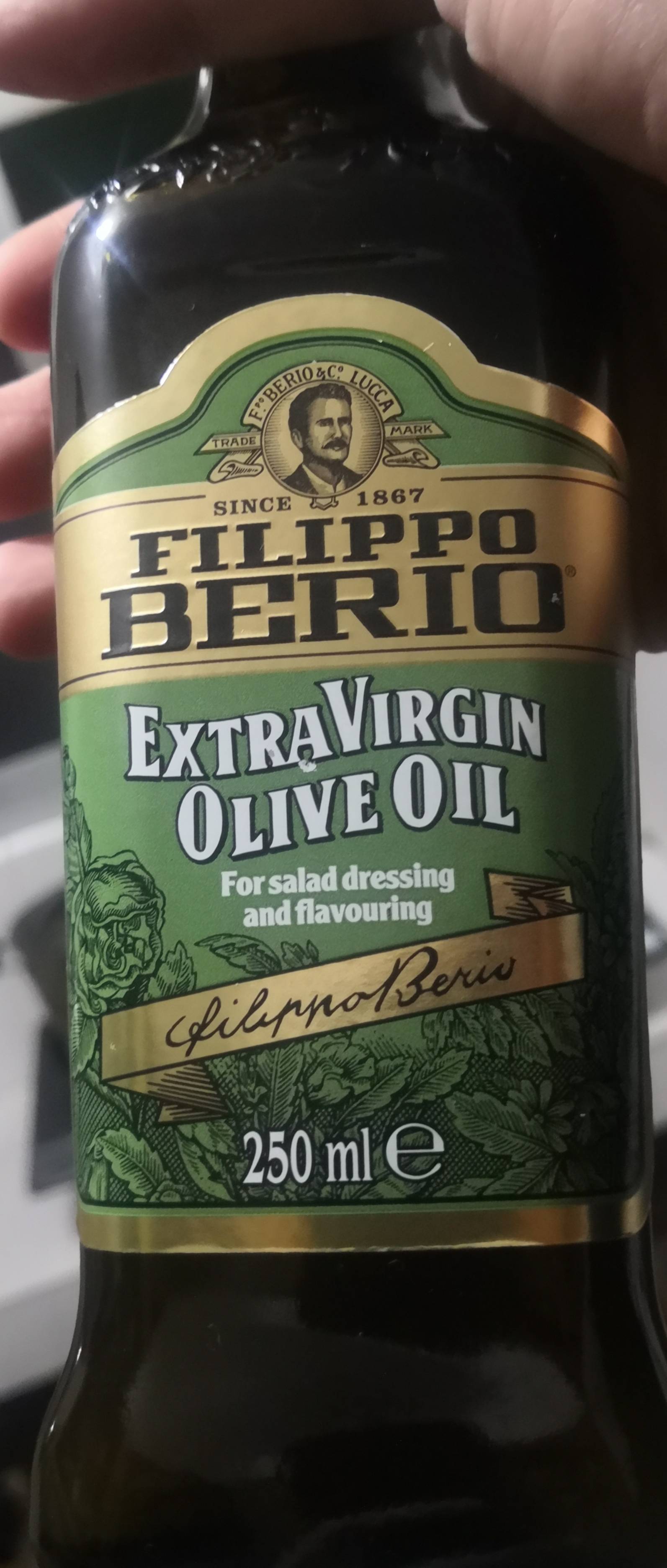 italian cuisine What do PY, L, and E mean on the label of this olive