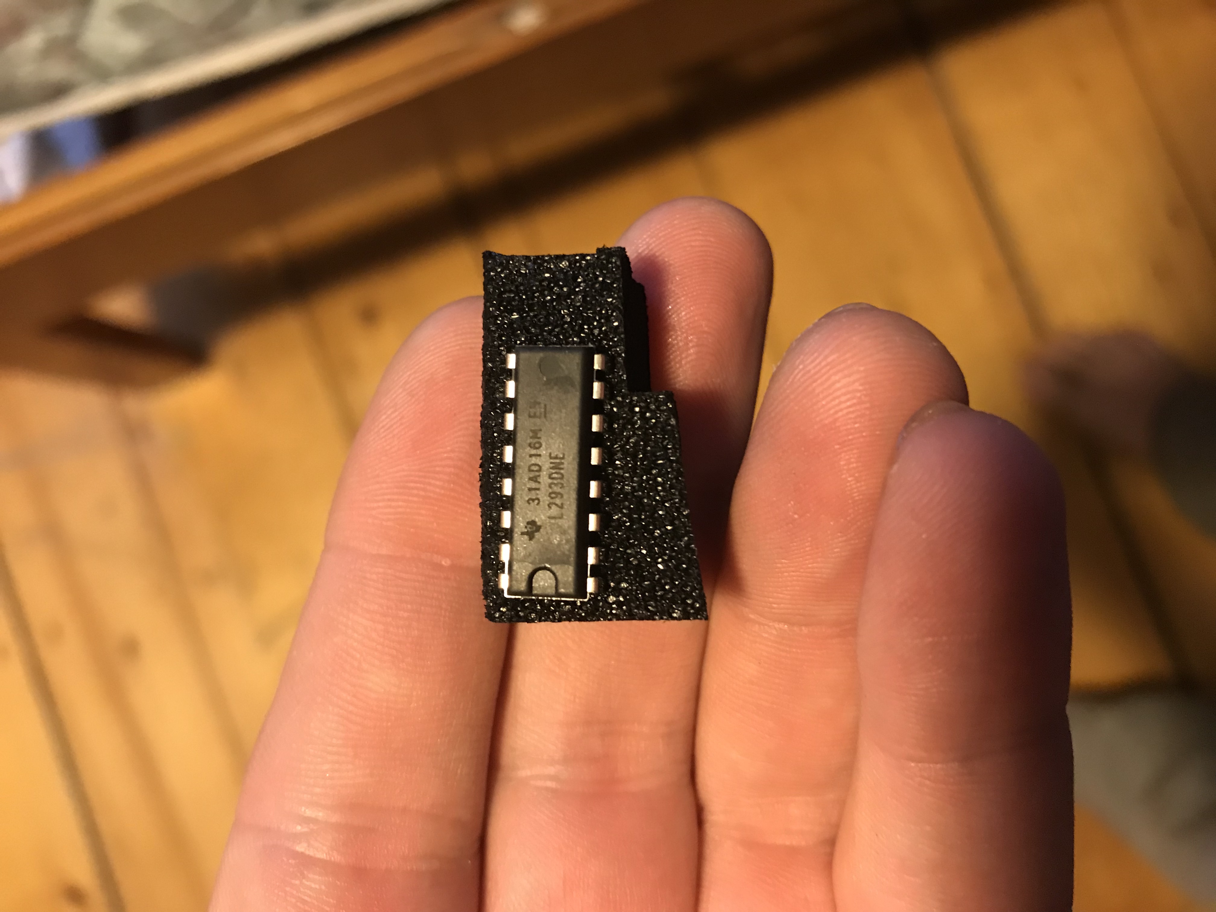 power Trying to increase amperage of Arduino Uno digital pin (20mA