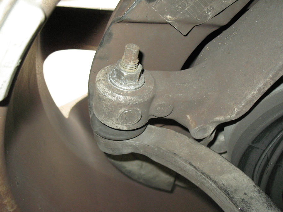 suspension Is this abnormal tie rod play? (Axial rotation) Motor