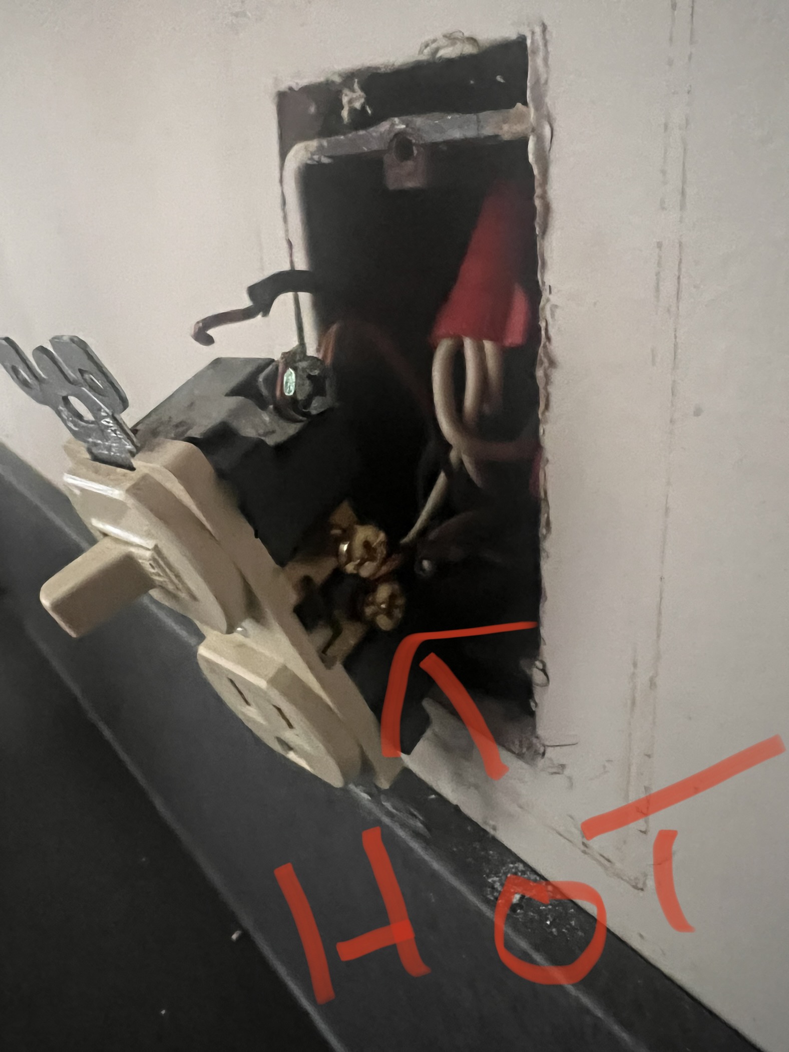 receptacle - Switch outlet combo Help - Home Improvement Stack Exchange