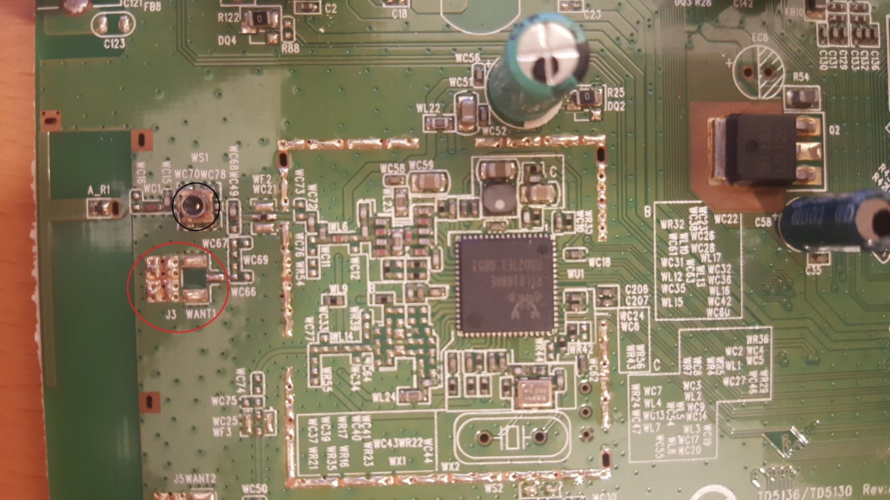 soldering Solder UFCL connector to add an external WiFi antenna