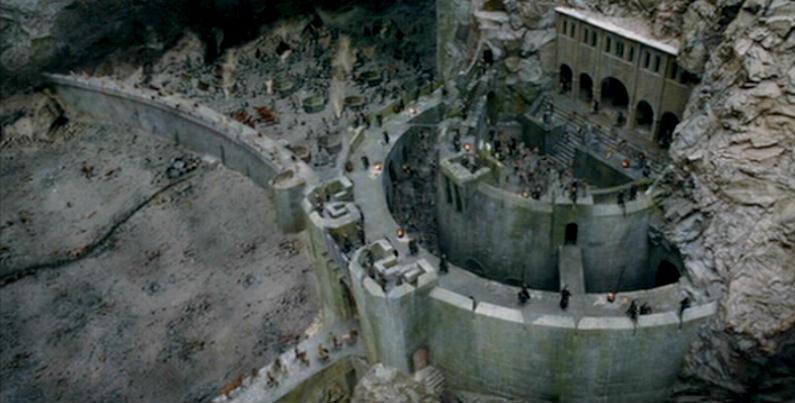 the lord of the rings Why Does Gandalf Think Rohan Should "Stand and Fight"? Science Fiction