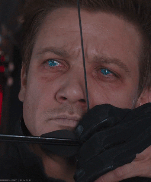 Pourquoi les yeux de Loki ' sontils bleus dans The Avengers? Pi