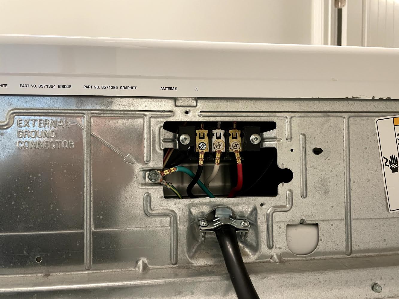 electrical Green striped wire placement when changing from 3 prong to