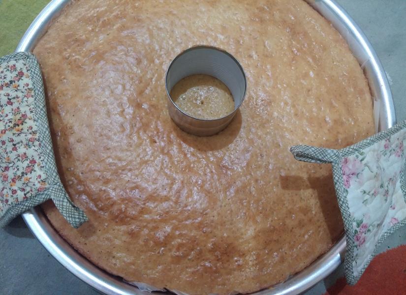 Is it possible to know how much the cake weighs using a specific size