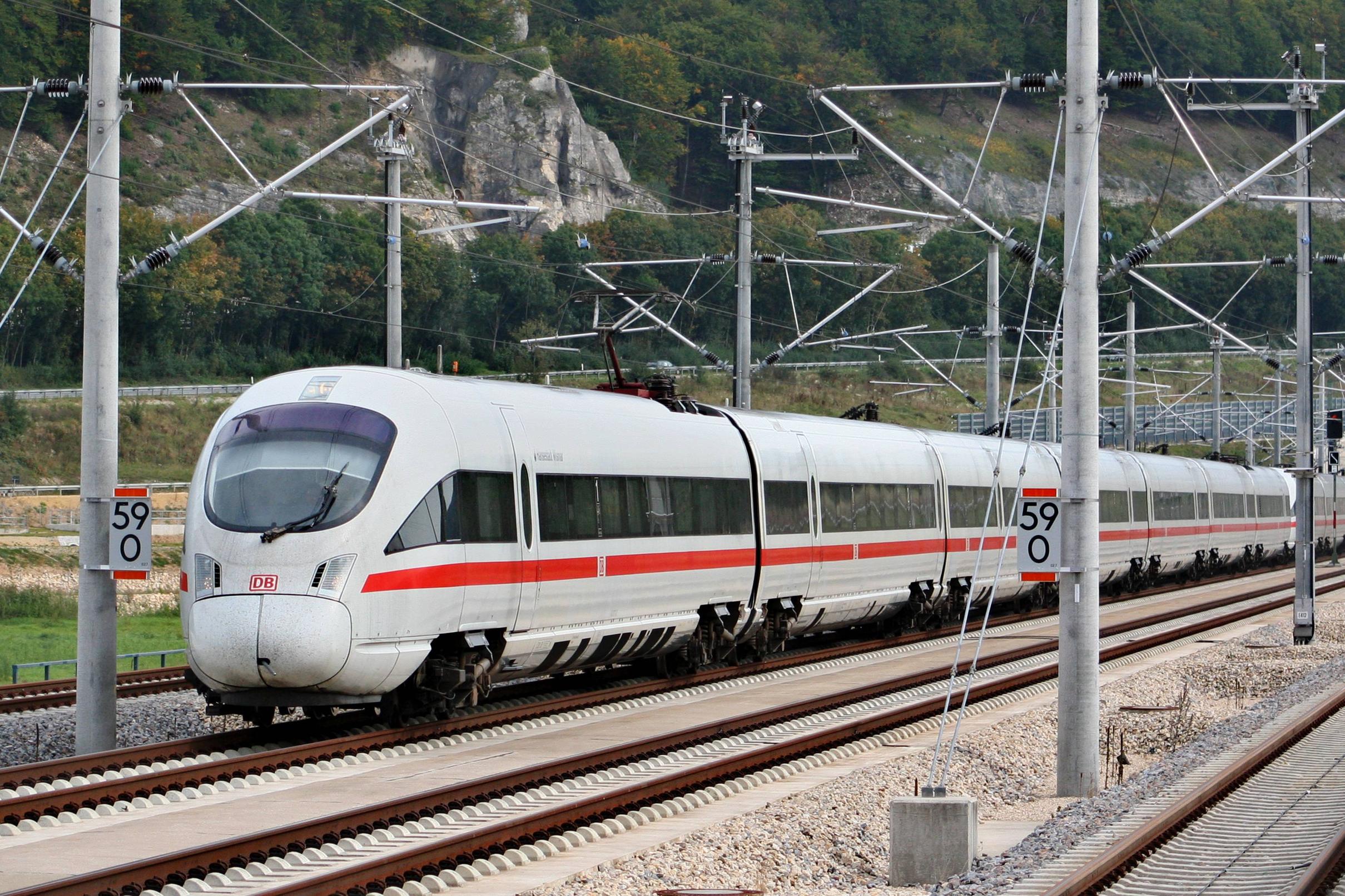 factoids What highspeed intercity trains allow passengers to sit in