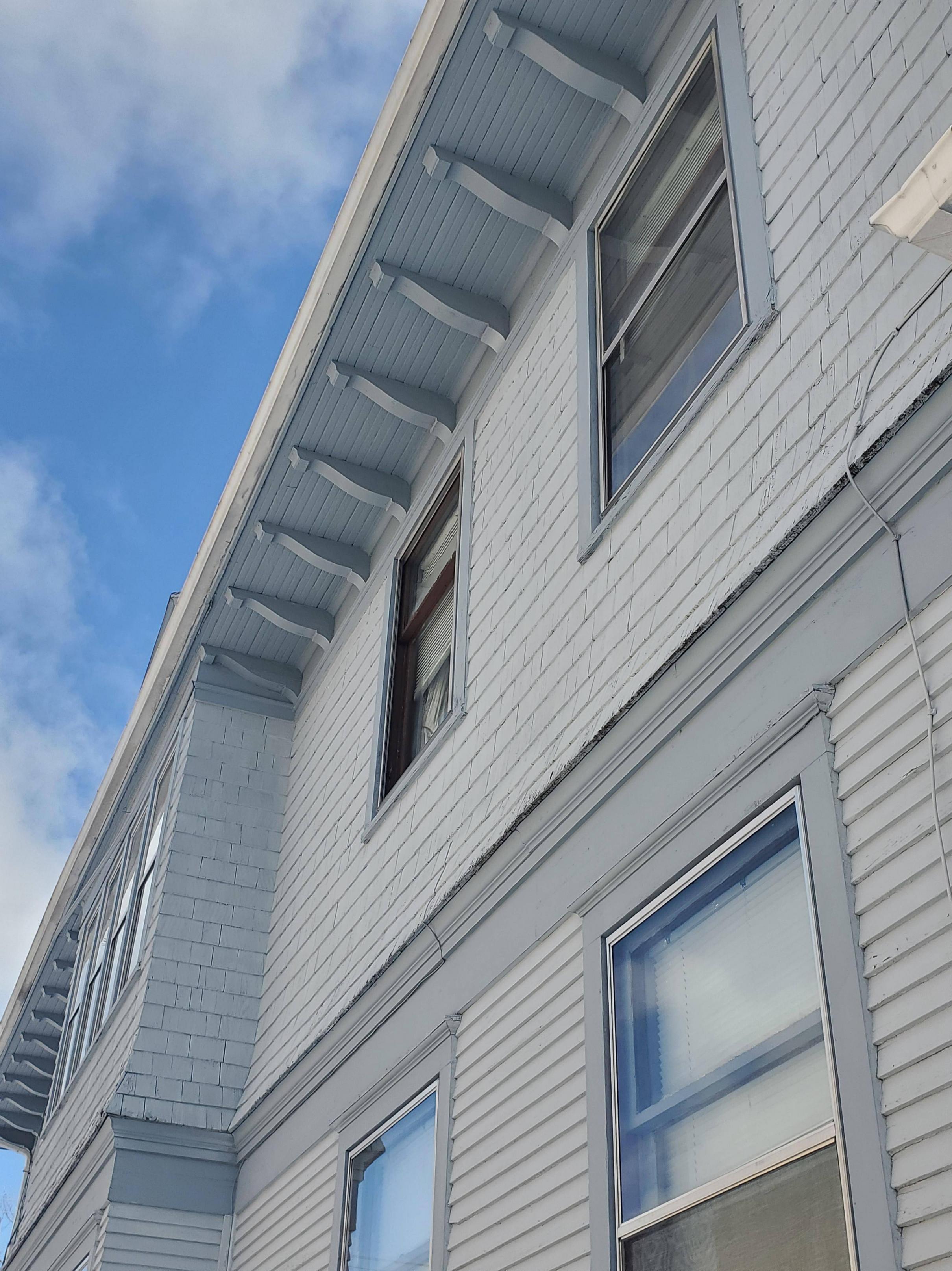Should furring strips be installed before putting vinyl siding over old