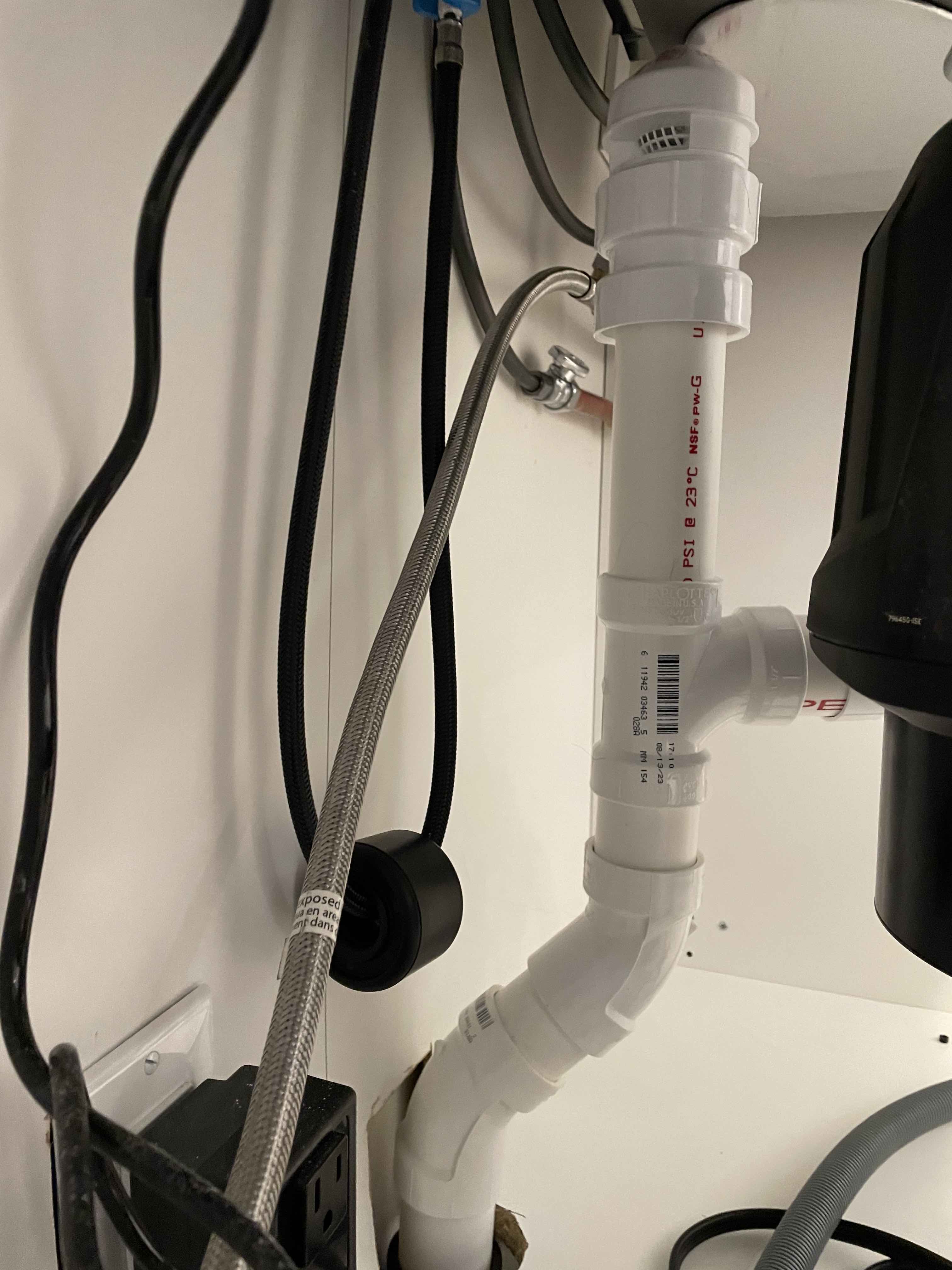 Does this kitchen drain plumbing look correct? - Home Improvement Stack