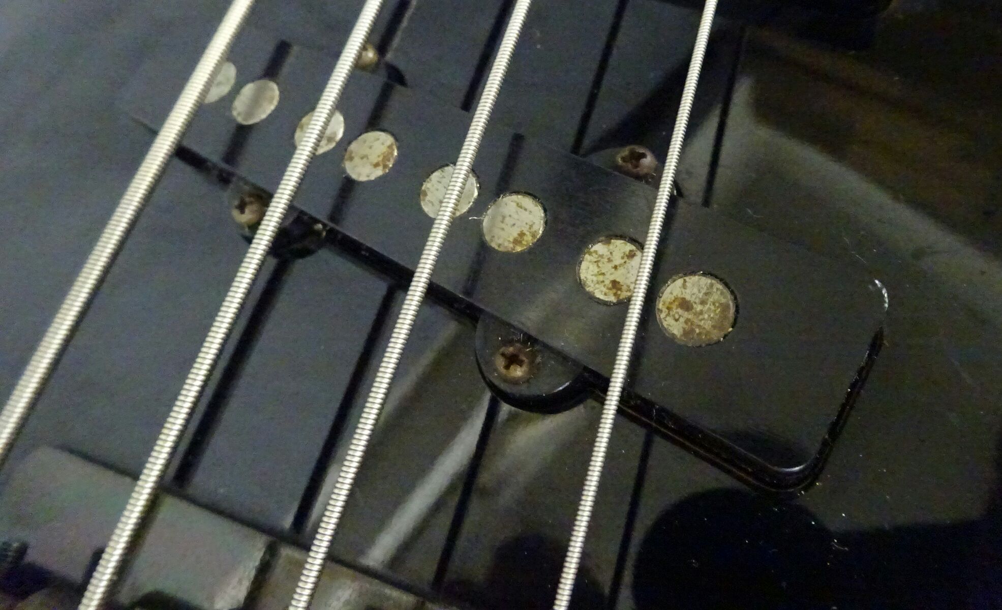 pick ups Electric bass scale length and pickup angle Music