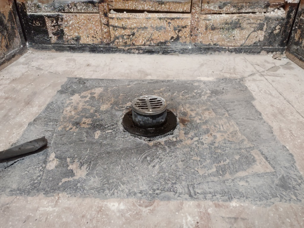 bathroom Should/can I use a shower pan liner with SchluterKerdi