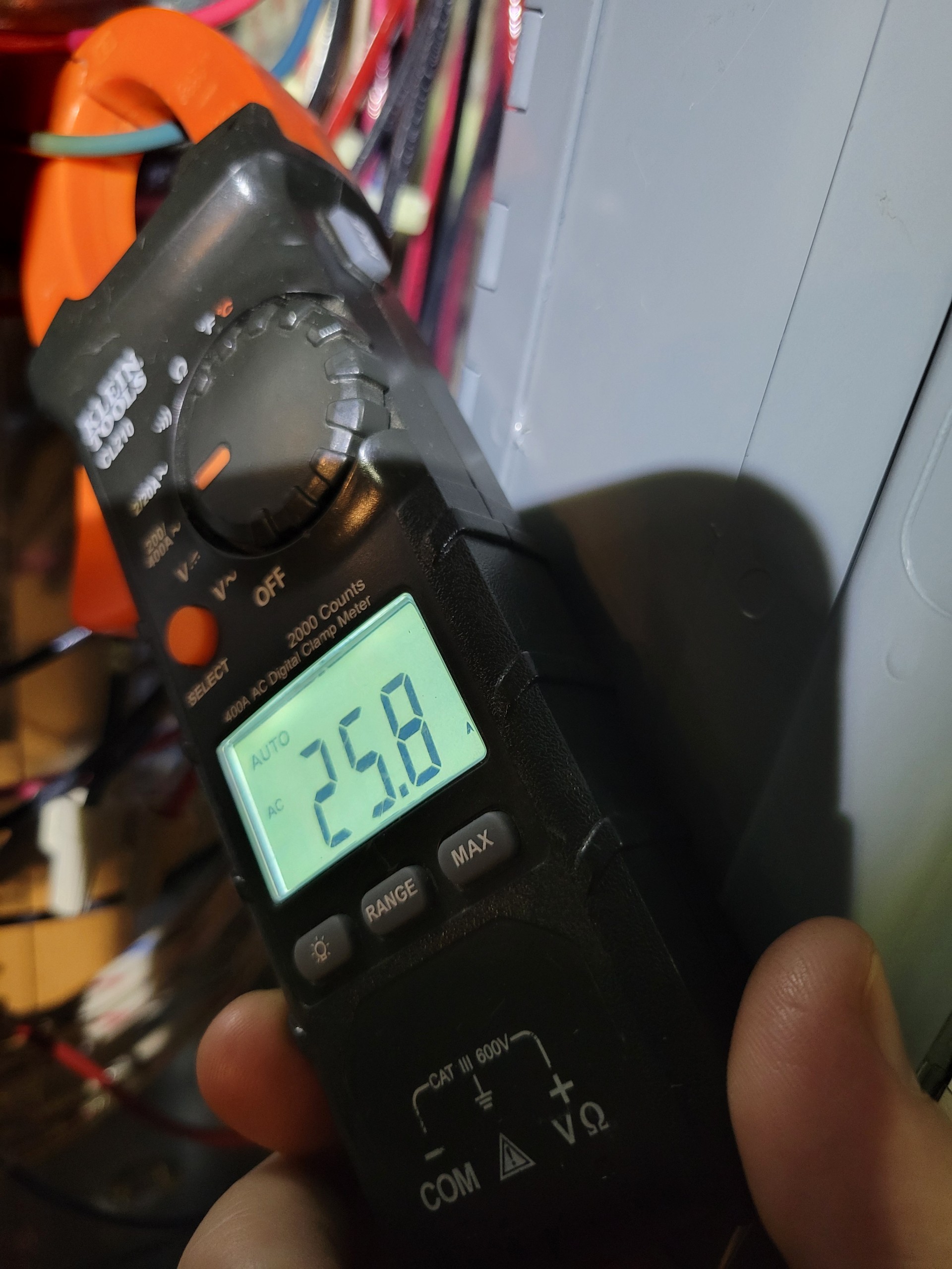 Clamp meter and APC PDU amperage reading in disagreement by 3A how