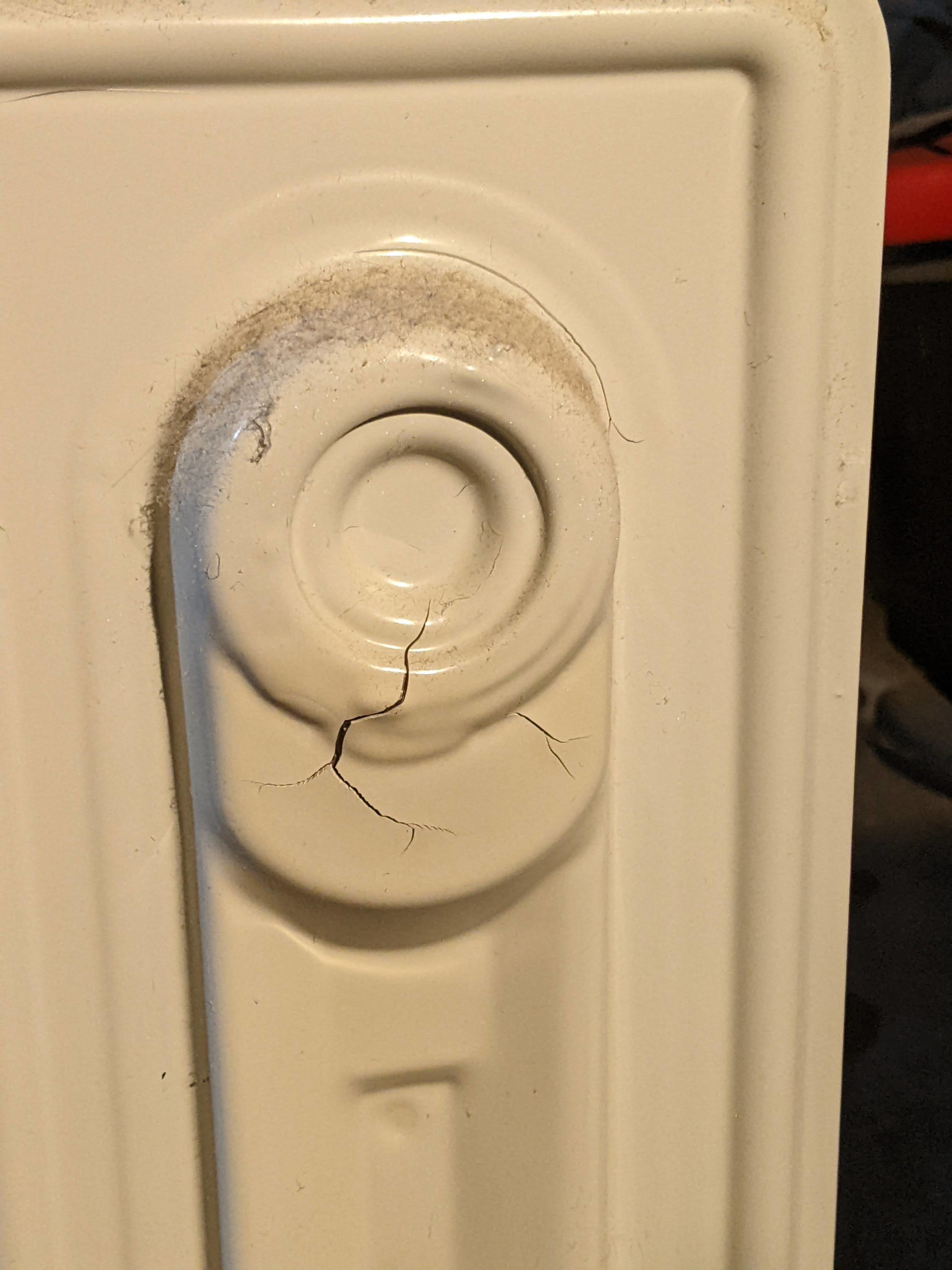 repair Can a crack in an electric oilfilled radiator be (relatively