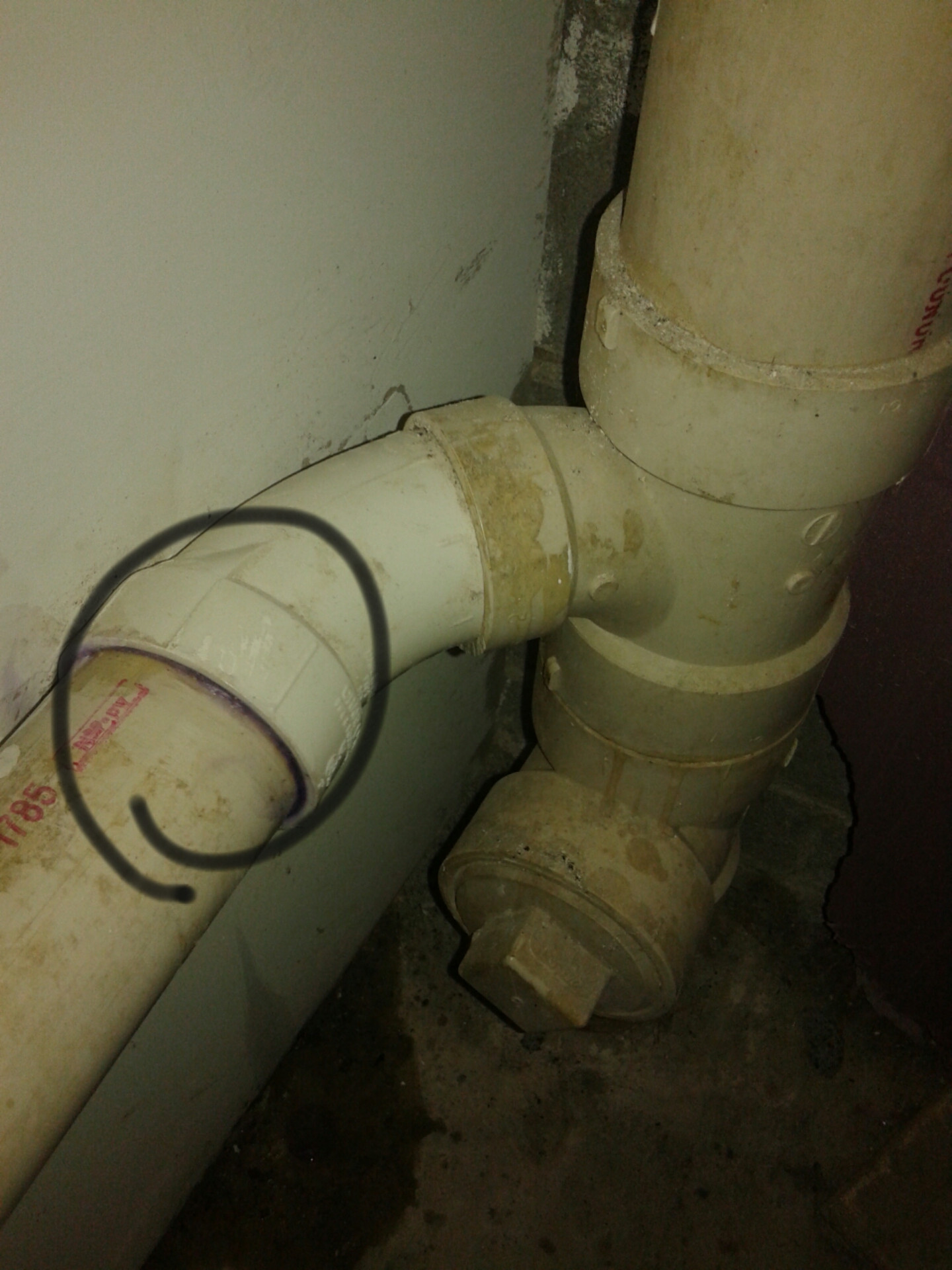 repair How do I fix cracked plumbing in this situation? Home