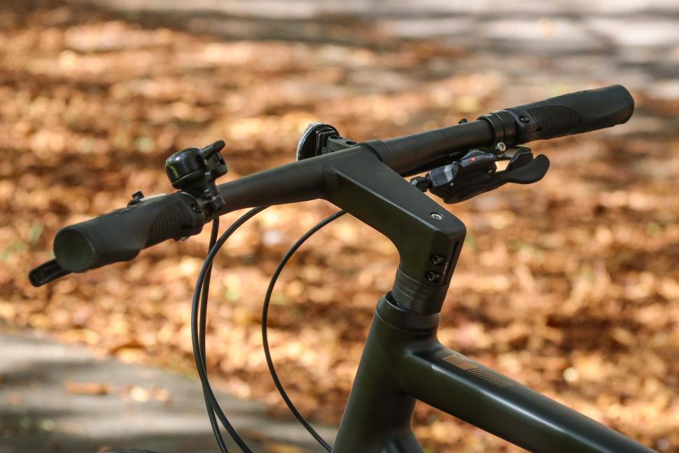 hybrid bike Boardman Hyb 8.6 how to raise one piece handlebar/stem