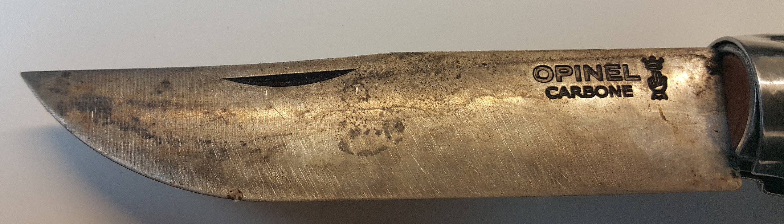 knives Should I maintain a carbon steel knife with oil? Seasoned Advice