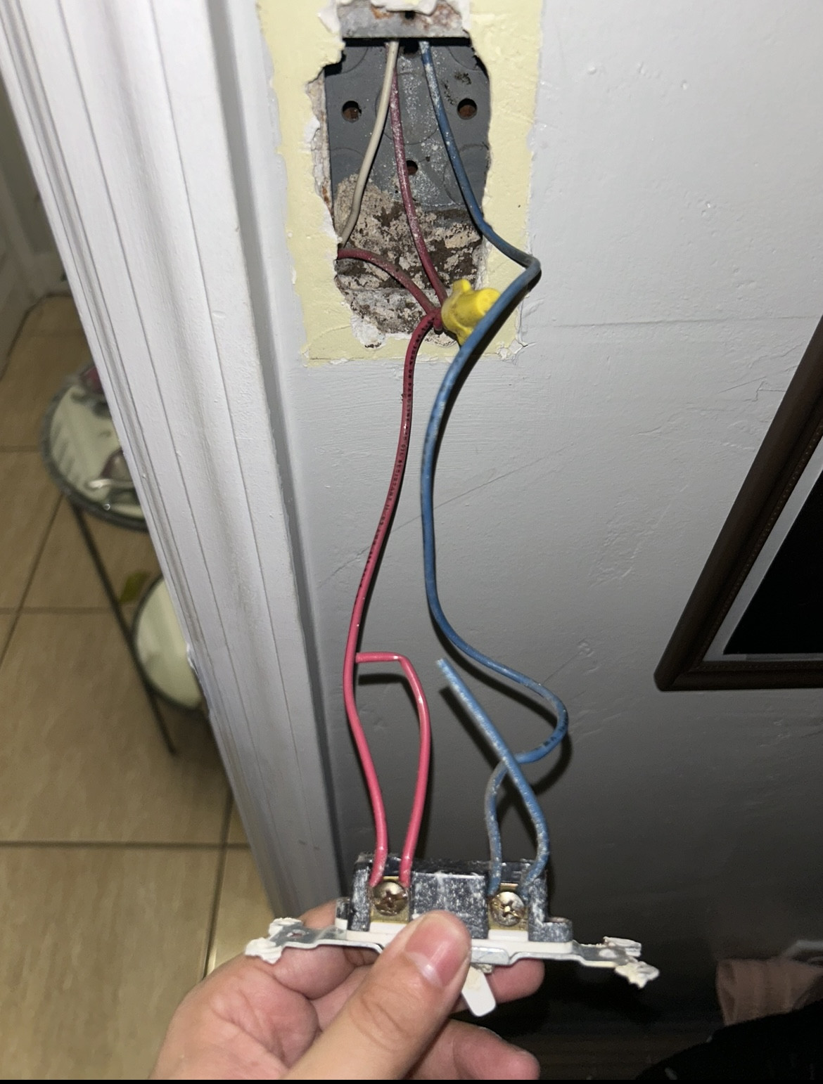 What’s the proper way to wire this light switch? - Home Improvement