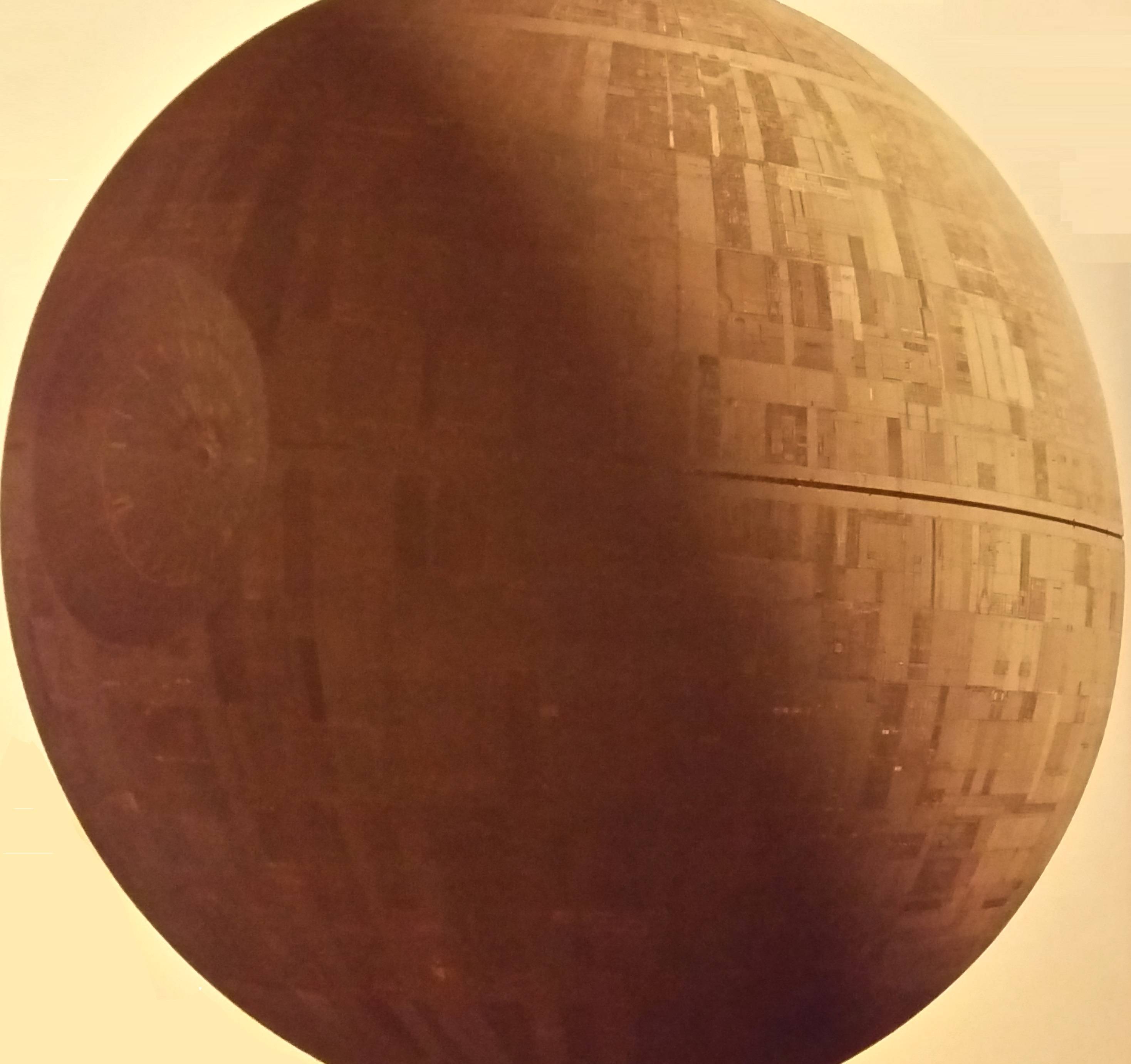 a new hope Why is the Death Star's main dish in the wrong place in