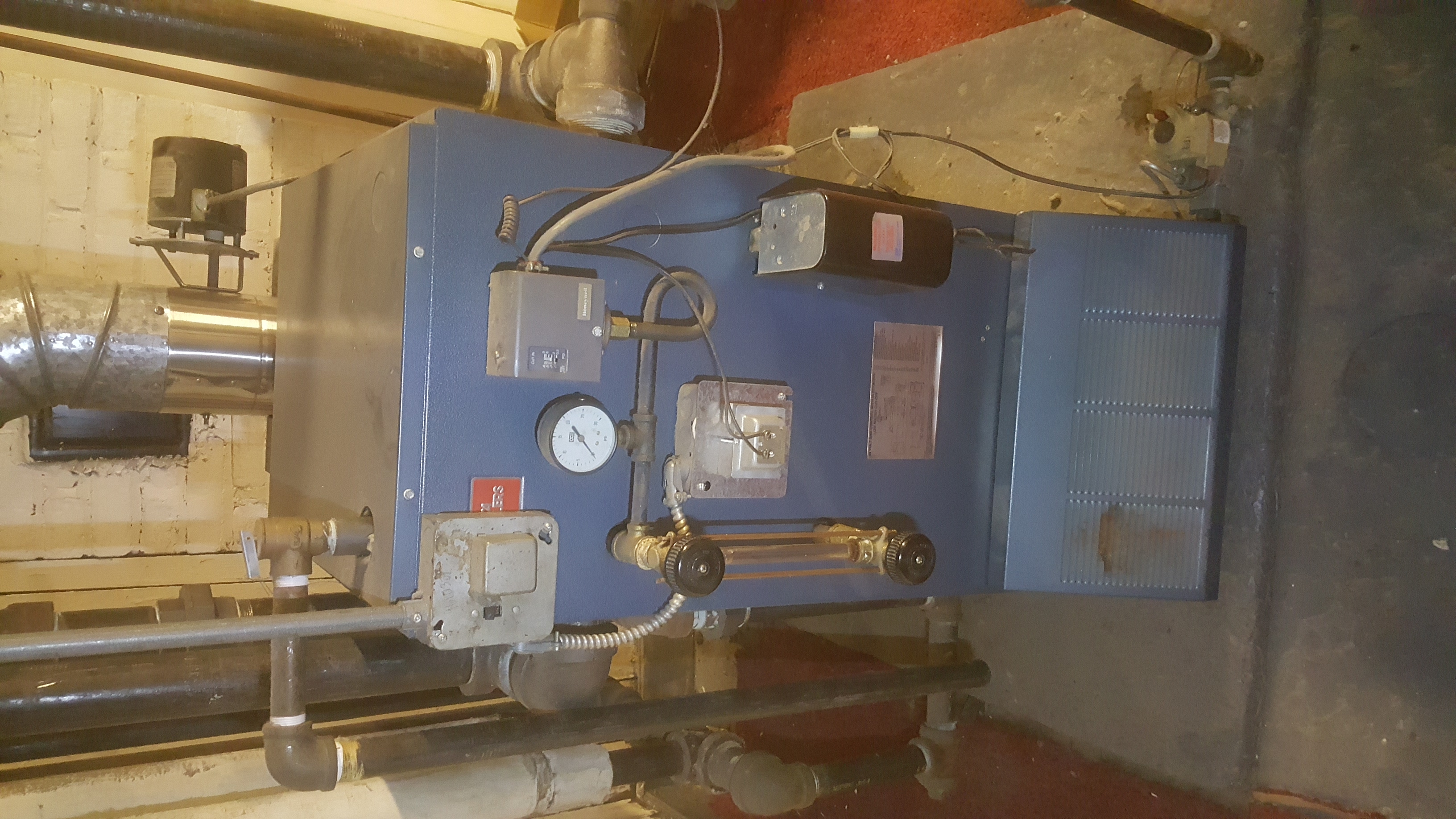 Hot water (steam?) gas boiler not engaging burners, low pressure, sight glass full Love