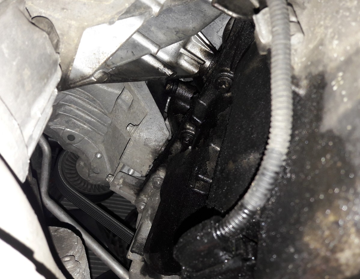 BMW E90 318d oil leak Q&A Answertion