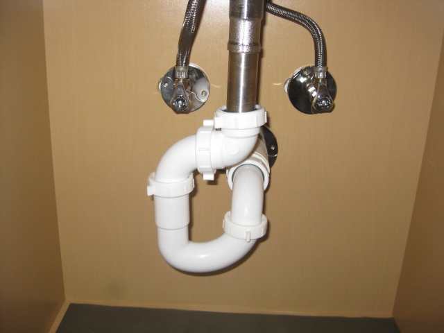 Plumbing – Curious bathroom sink trap – Love & Improve Life