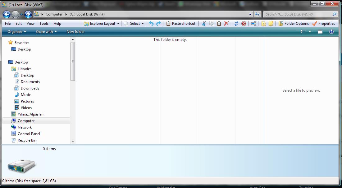 Windows 7 File Explorer doesn't shows folders but notepad does Super User