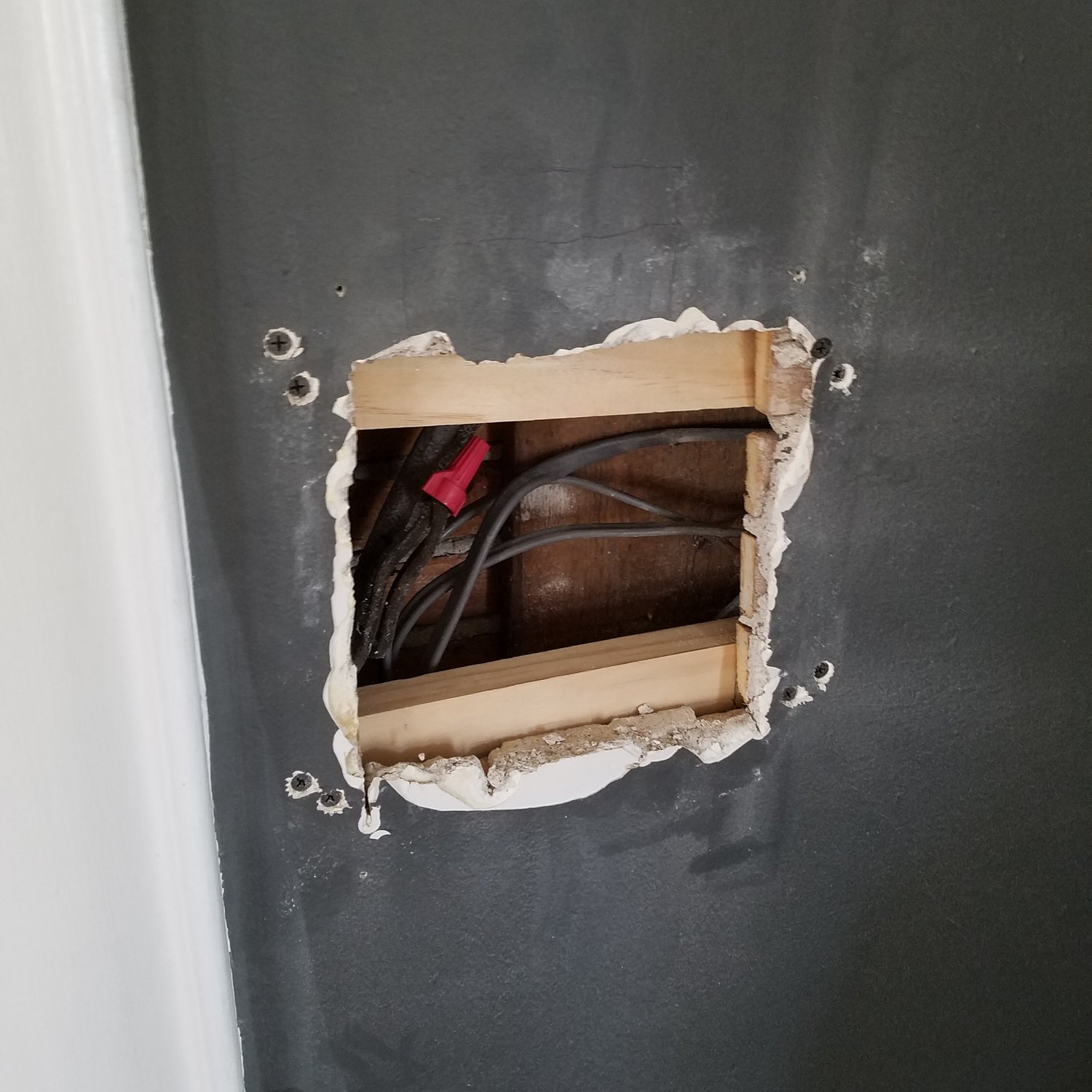 Best procedure for simultaneous plaster patching and electrical box