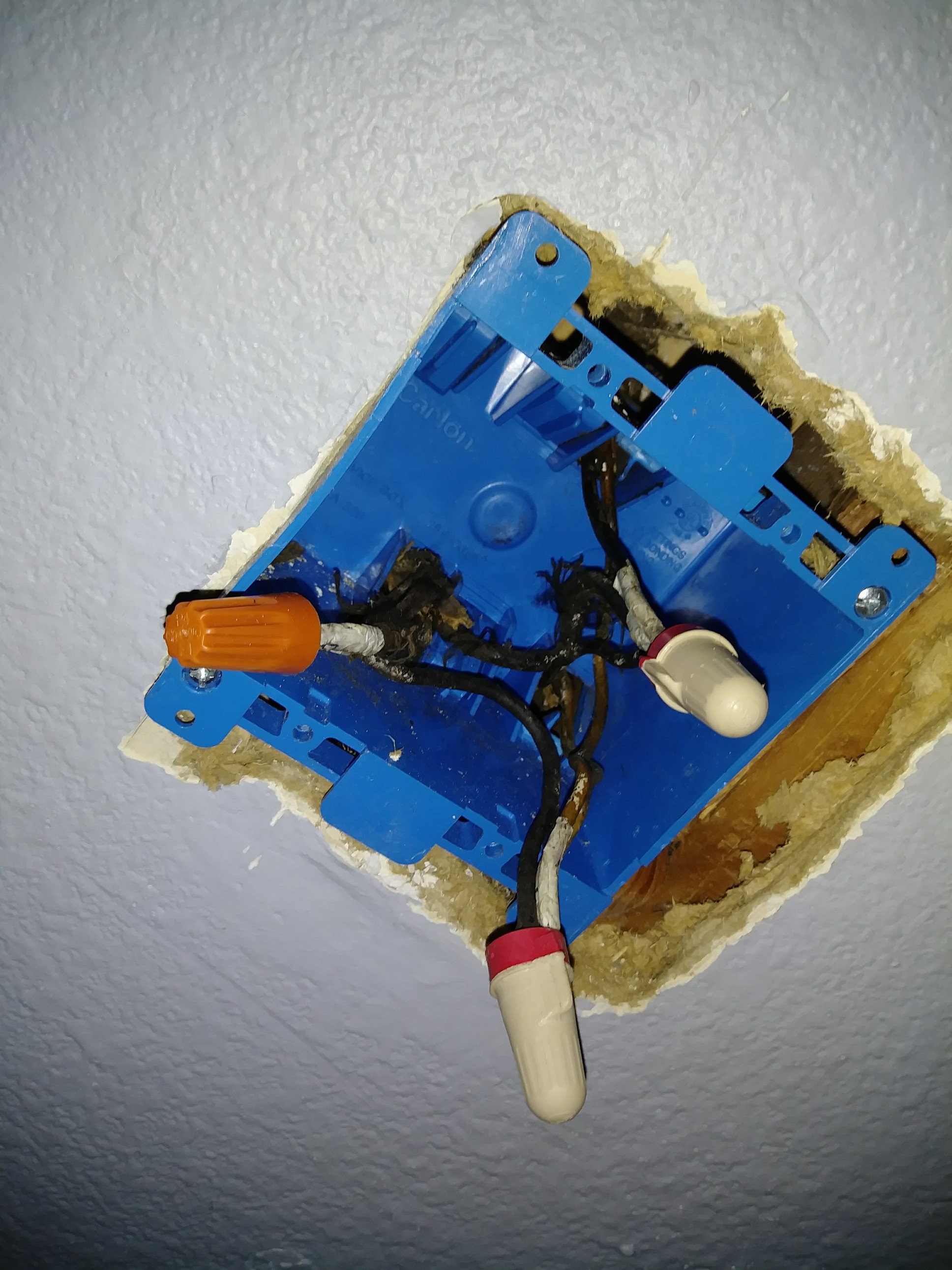 electrical I want to hook up two lights and two separate switches