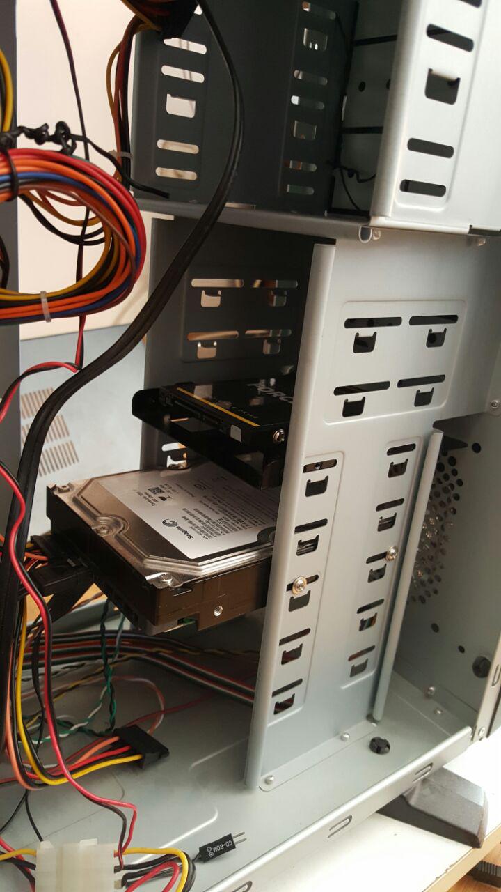 ssd What's better for a physical layout of HDD and SDD drives in a