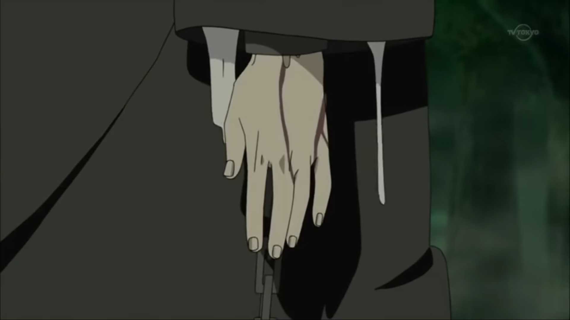 naruto Why did Obito's left hand get detached in this