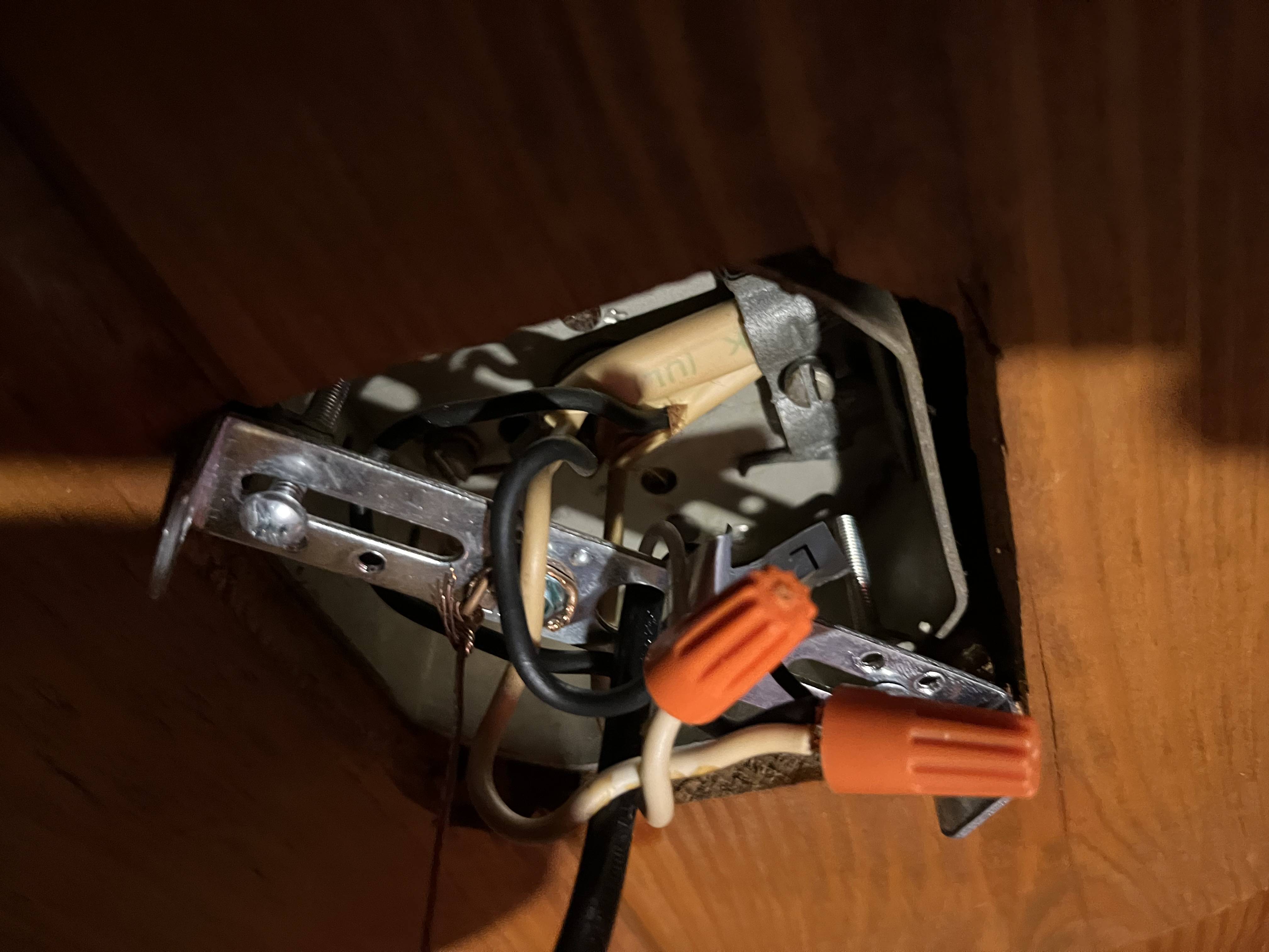Standard light wiring - Home Improvement Stack Exchange