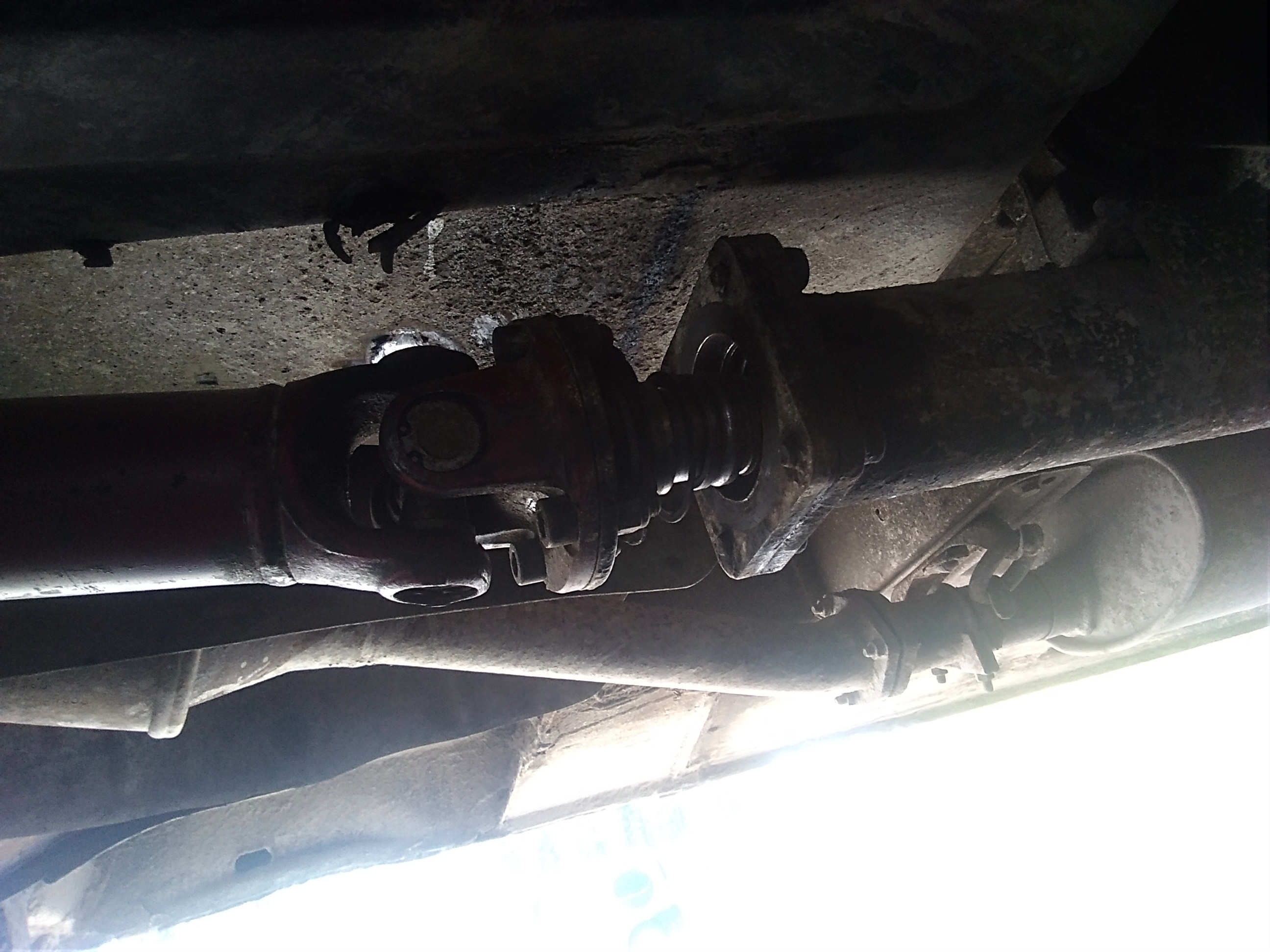 transmission Drive shaft Is loose? Motor Vehicle Maintenance