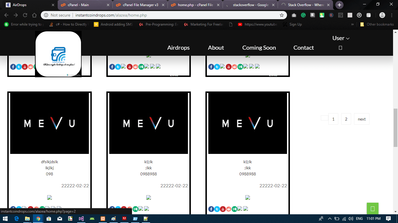 php I want pagination on the bottom, it is shown on the right side