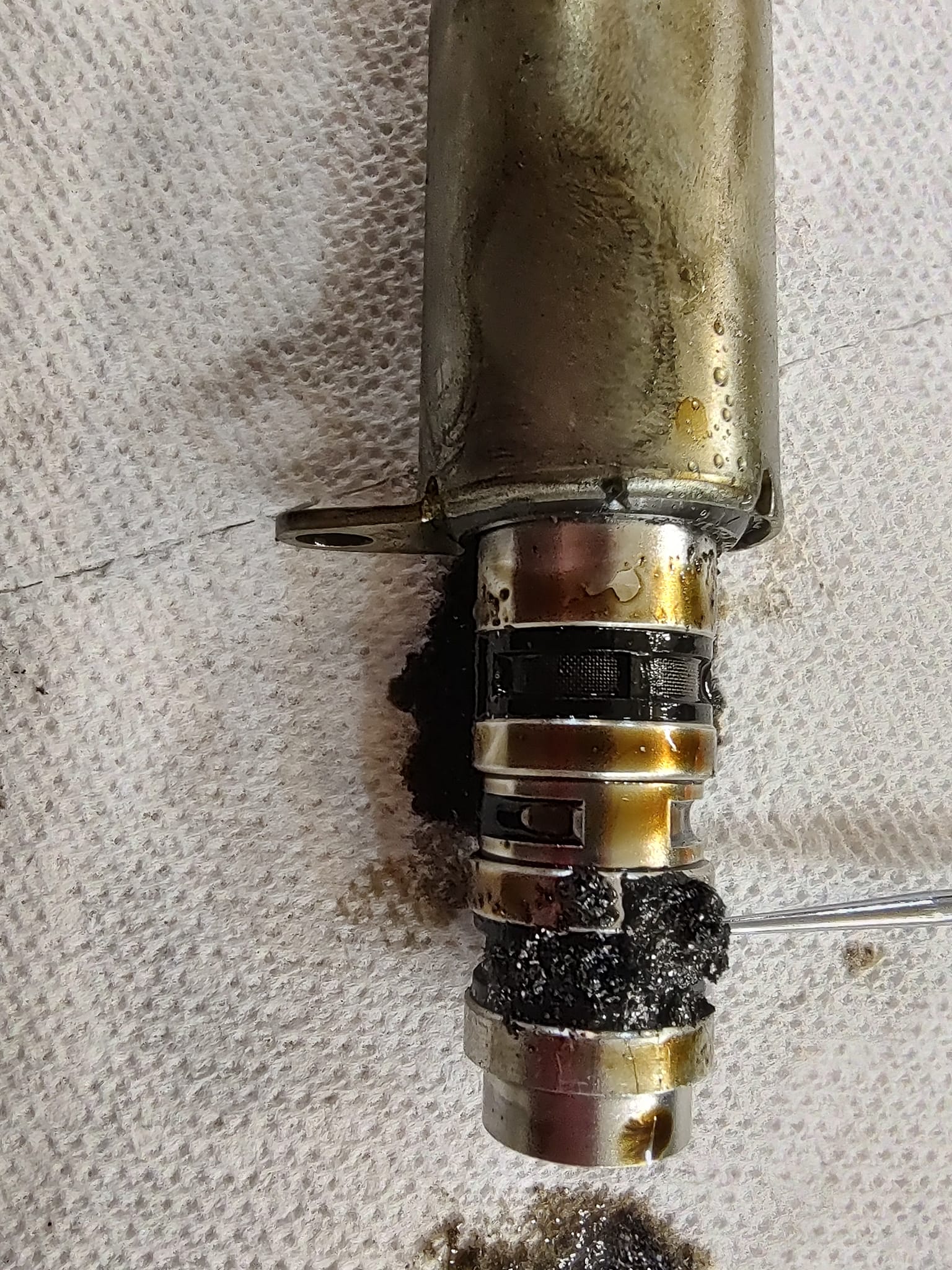 engine - Metallic (ferrous) sludge on 5.4 Triton's VCT solenoid - Motor