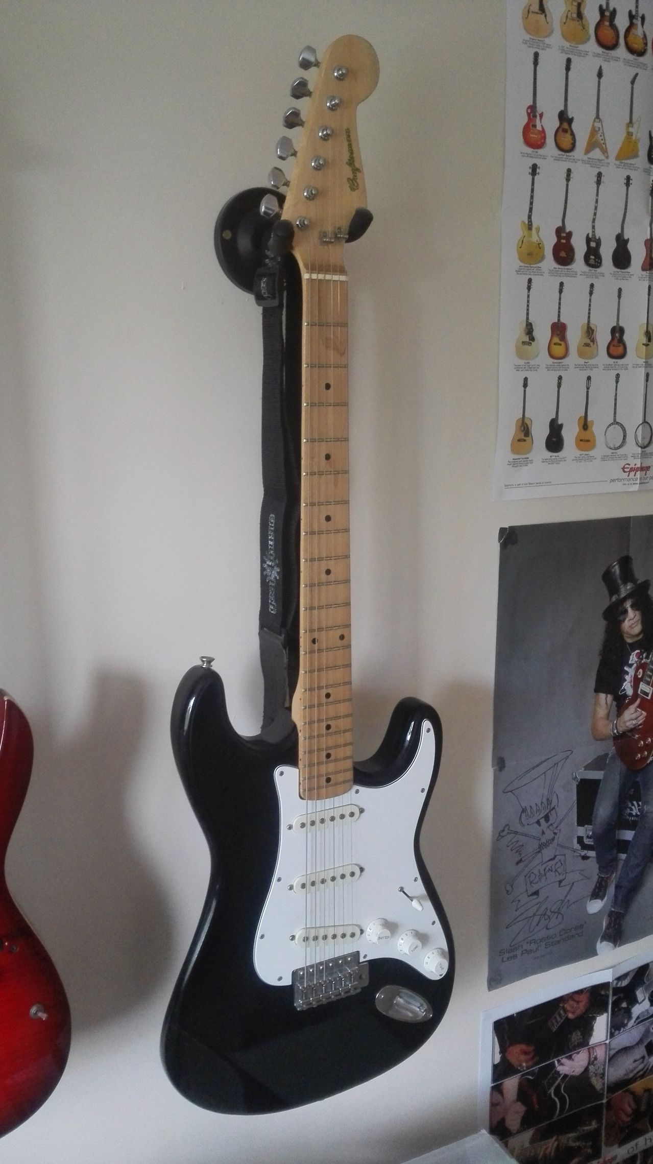 What are some methods of identifying old, cheap guitars? Music