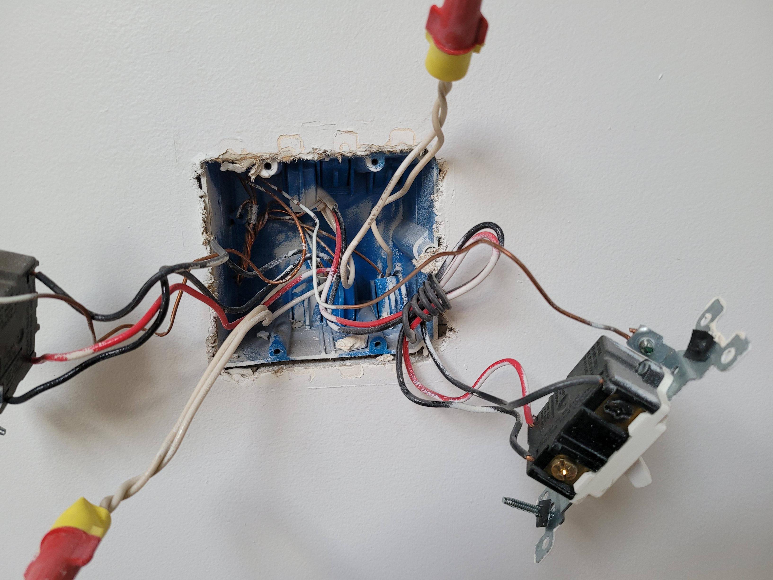 electrical Lights on same circuit don't work after