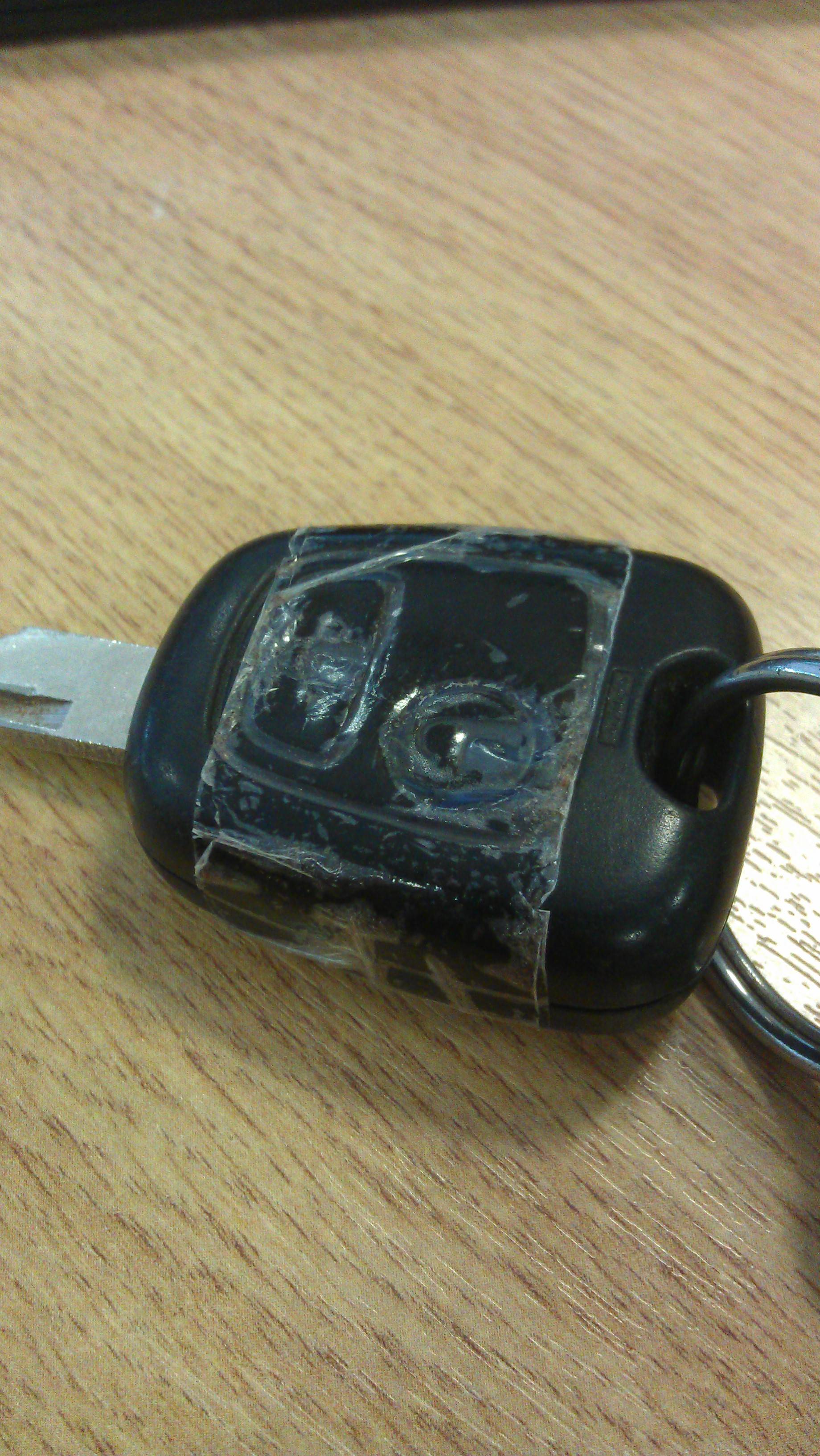 How can I fix my car key when the rubber buttons fall off Lifehacks