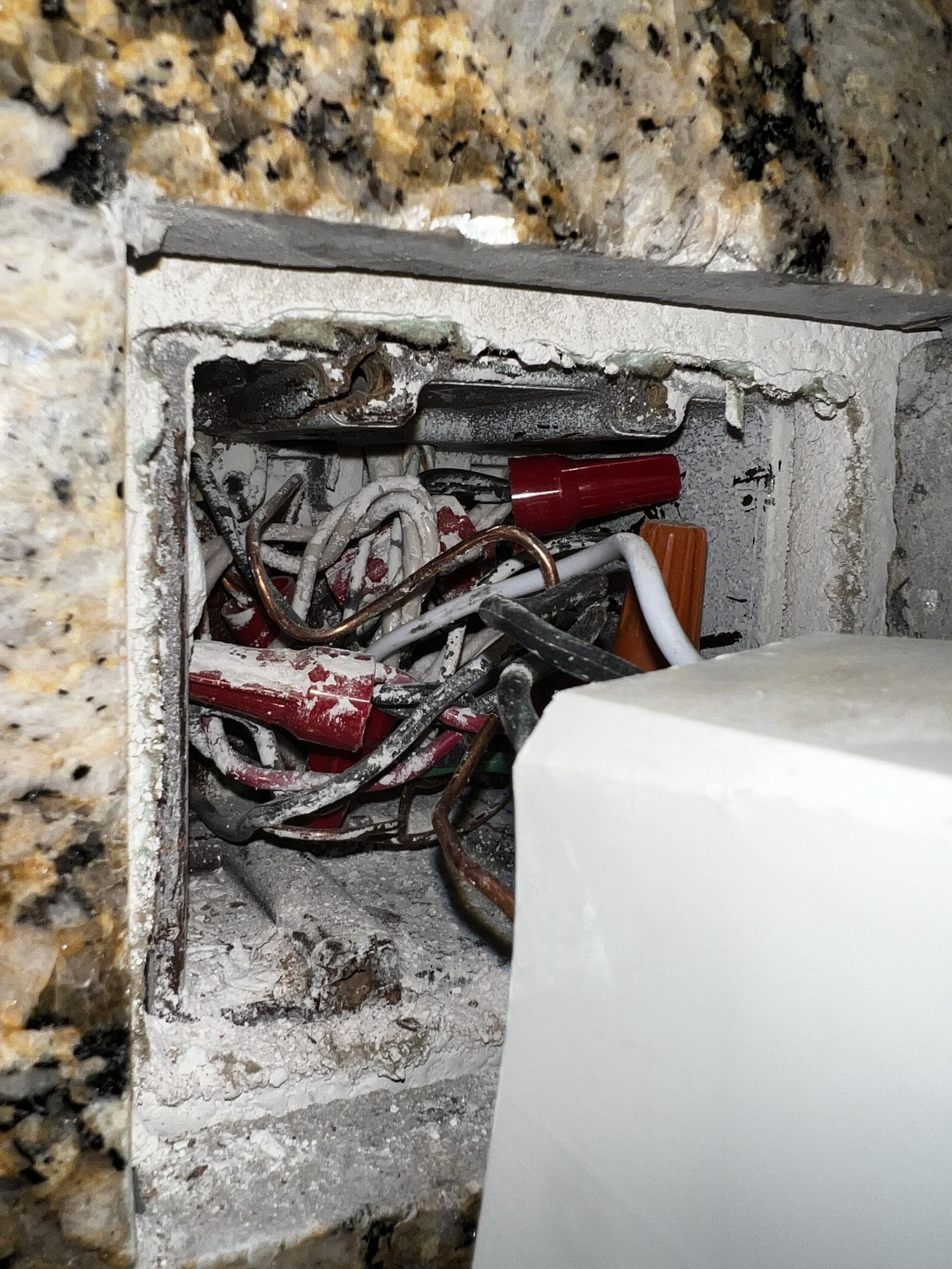 wiring Electric Light Switch Box Screw Hole Cracked Home