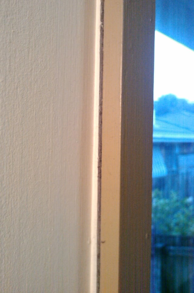 drywall How can I fill this gap between the plasterboard and window