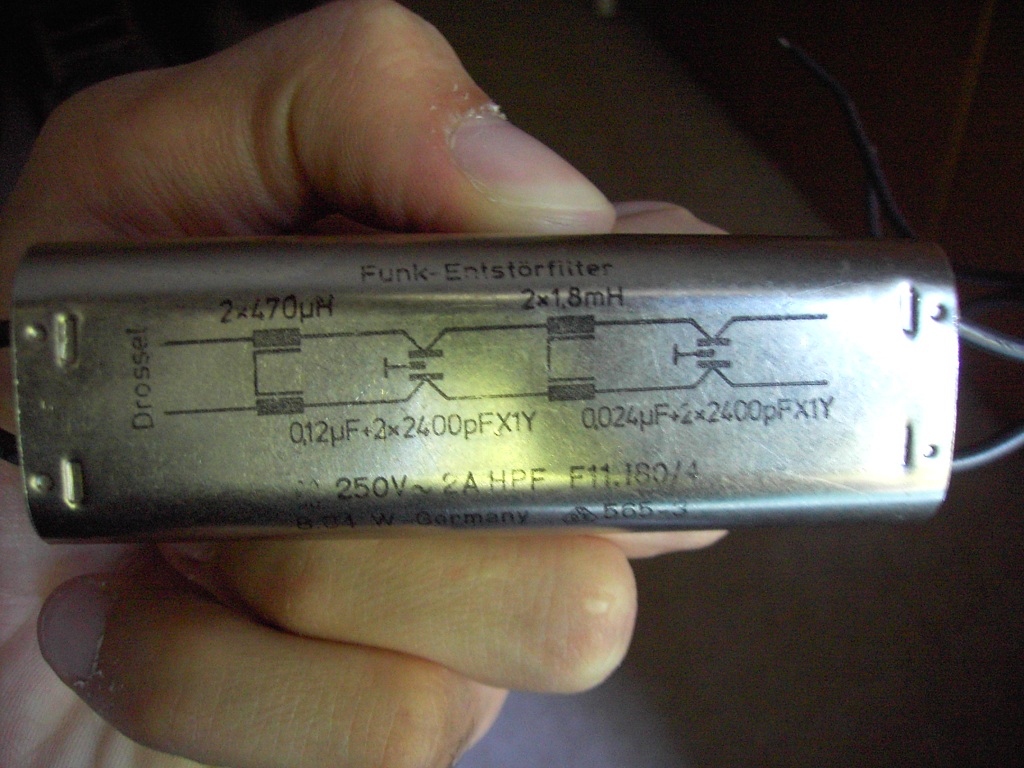 Understanding the circuit diagram on a filter - Electrical Engineering