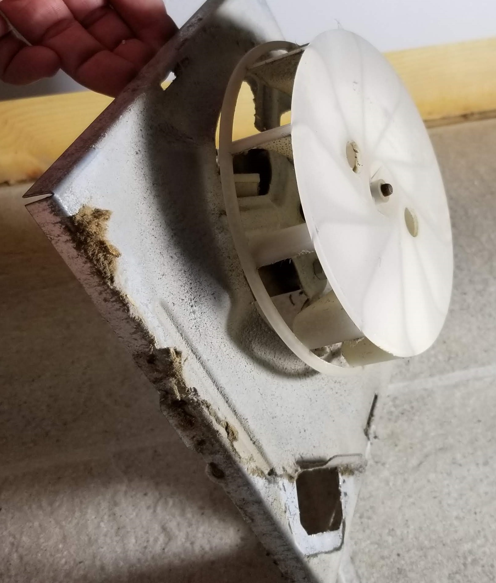 exhaust fan - Replace Broan 670 with new fan/light from bathroom - Home