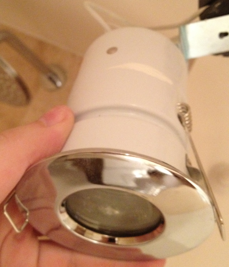 lighting How do I replace a broken halogen bulb in the recessed light