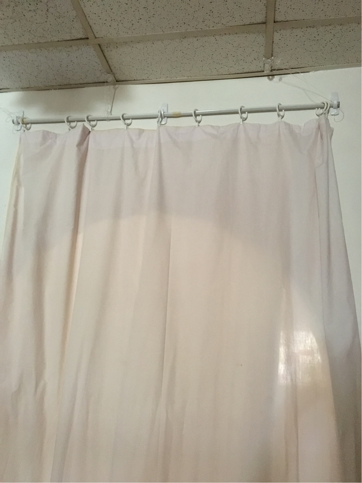 sewing Muslin as a curtain with the option to remove hooks Arts