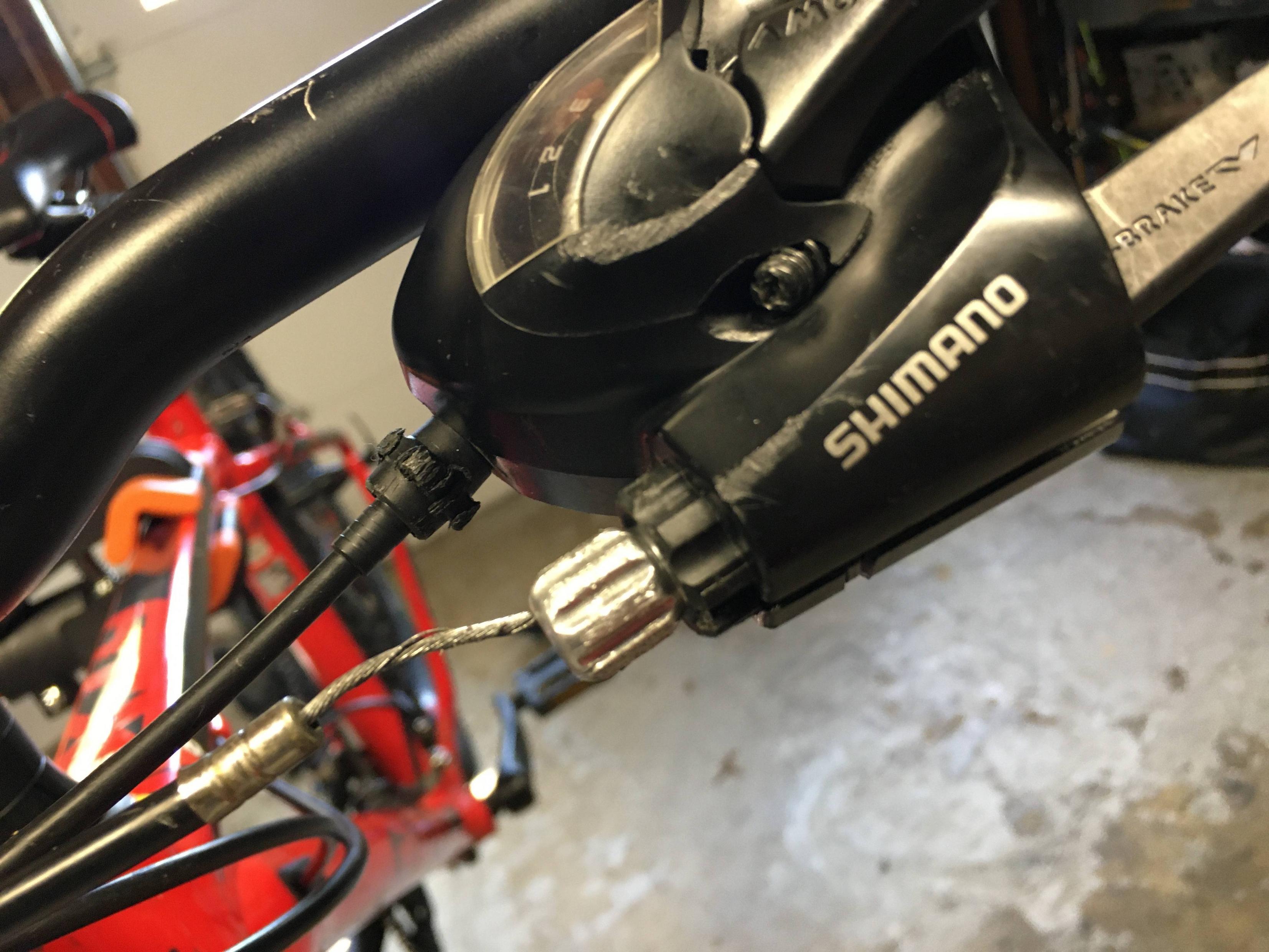 mountain bike Brake cable housing will not stay in barrel adjuster on