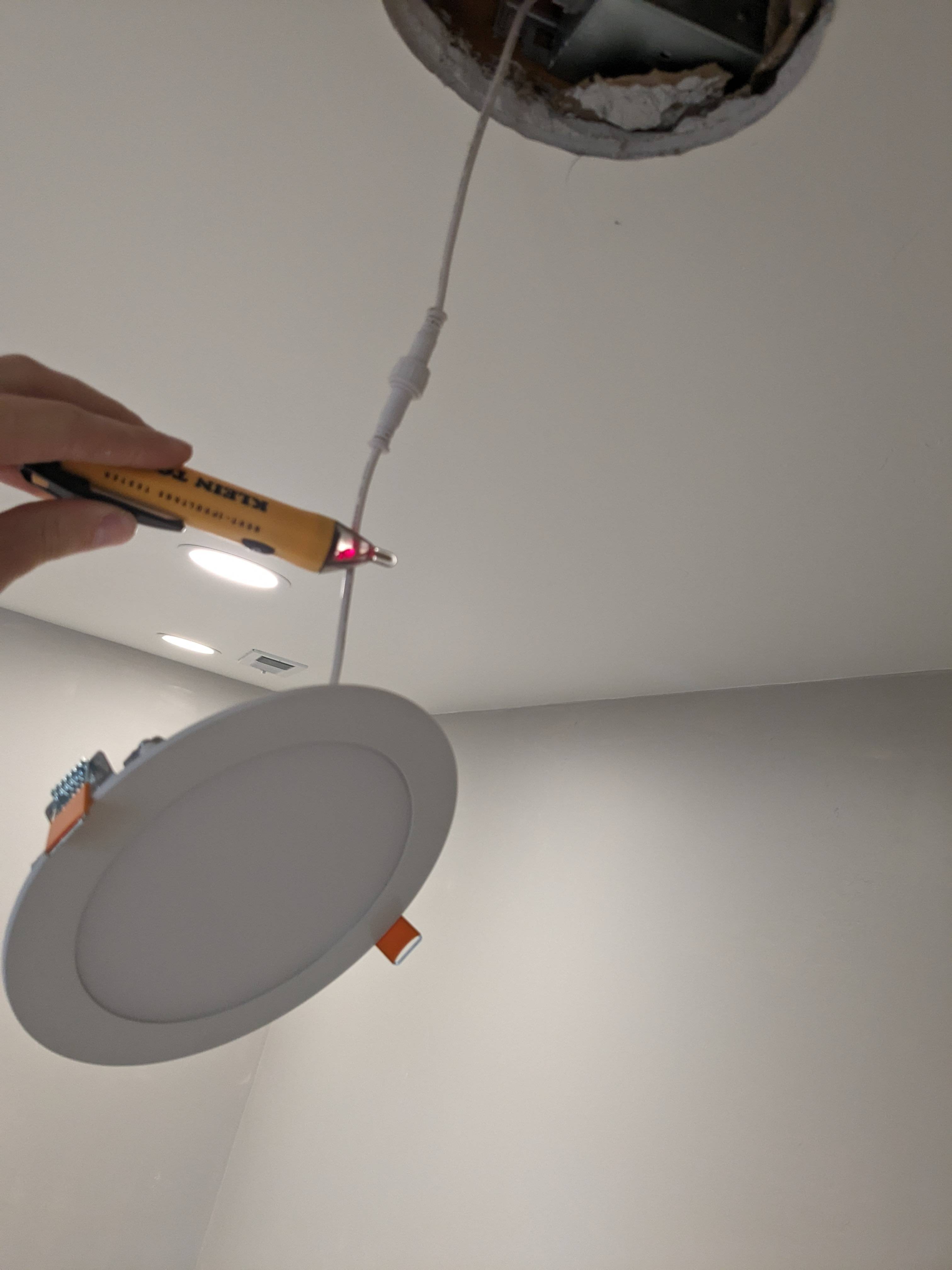 electrical Why isn't this recessed light working? Home Improvement