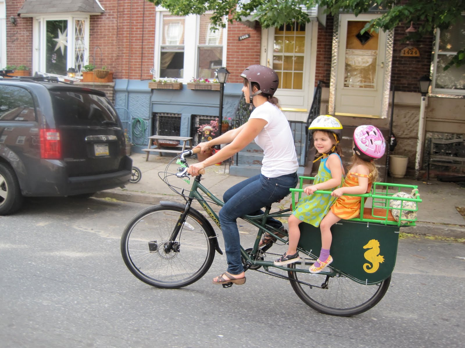 trailer for transporting twins on the front of a bike
