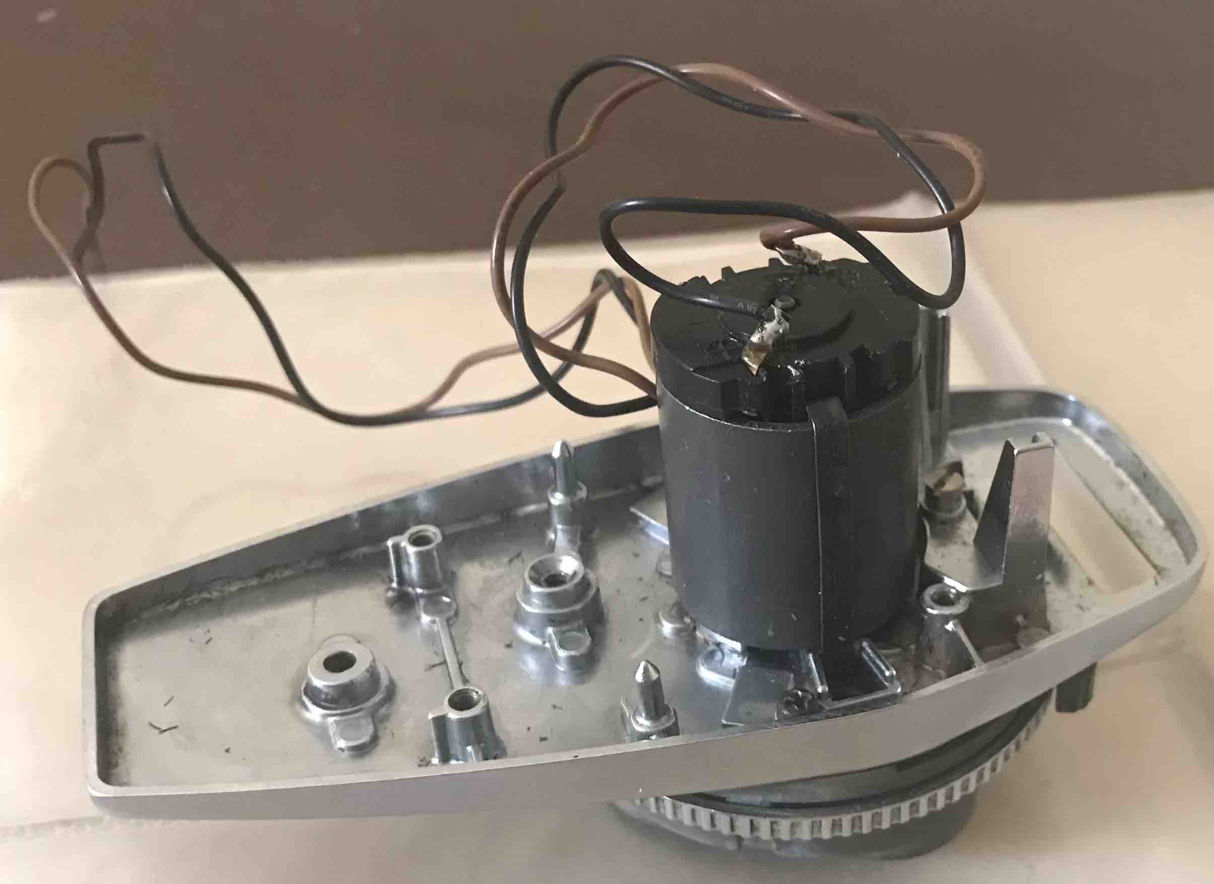 batteries How to use capacitor as battery in razor? Electrical