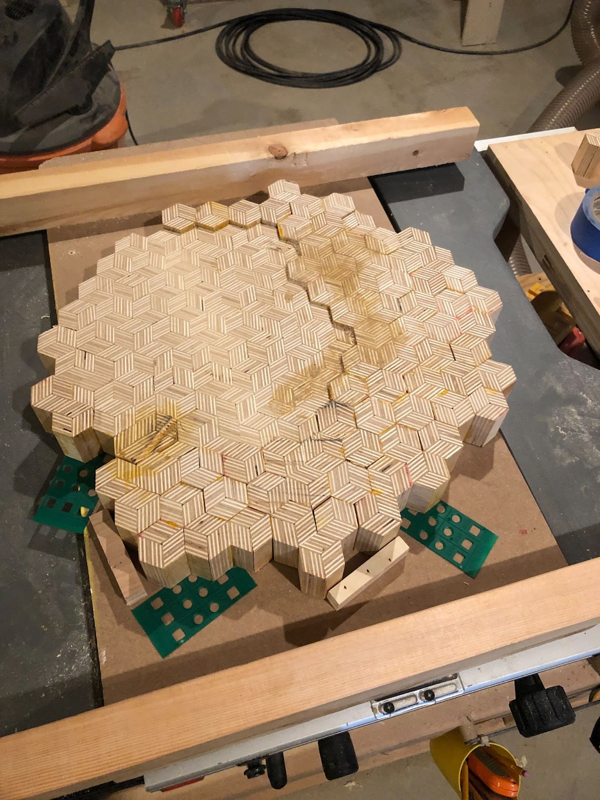 router How can I avoid tear out and get a smooth side on a circular