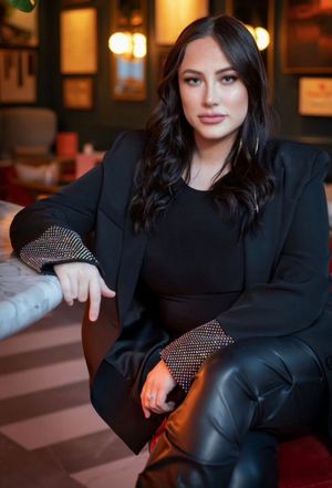 Lucy Brown – Bookings, Events, and Bio – Surreal