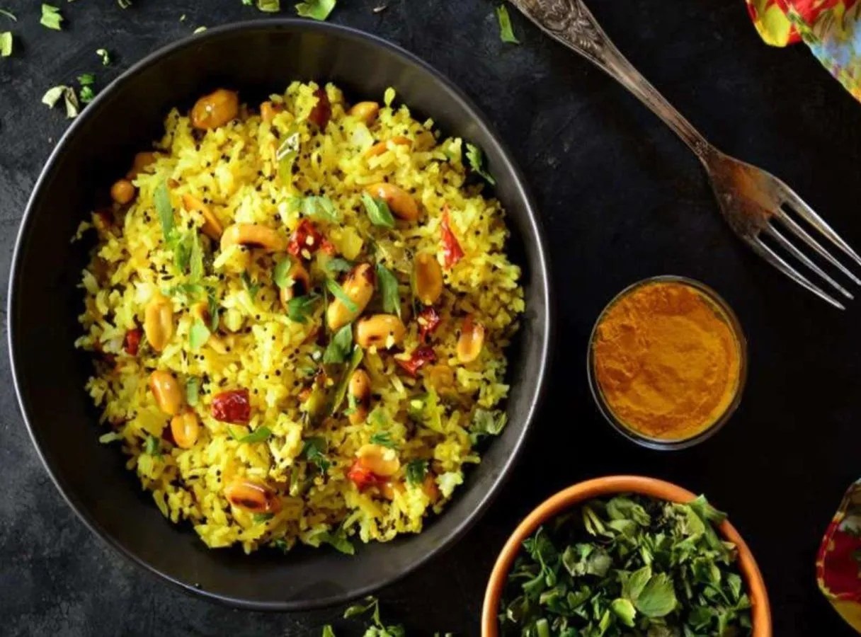 How To Make Tasty And Healthy Poha At Home Video Due To Lockdown hindi